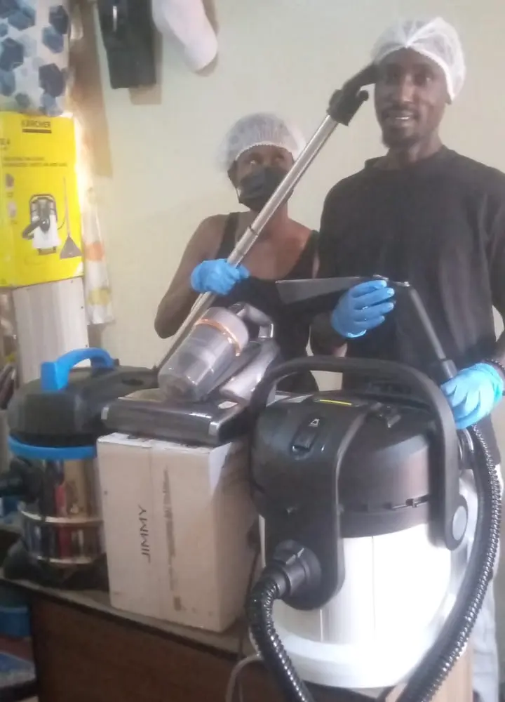 FreshDream team with the Kärcher SE 4 and JIMMY cleaning systems